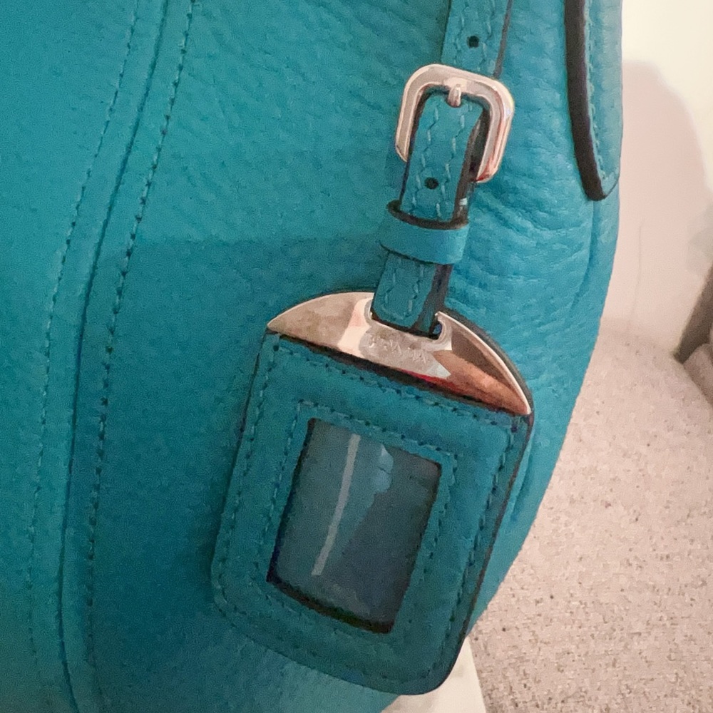 Prada bag - Picture 3 of 16